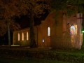 Schönwalder Kirche mit Nachtbeleuchtung